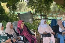عدالة يعقد سلسلة اجتماعات توعوية لعاملات وعمال الزراعة